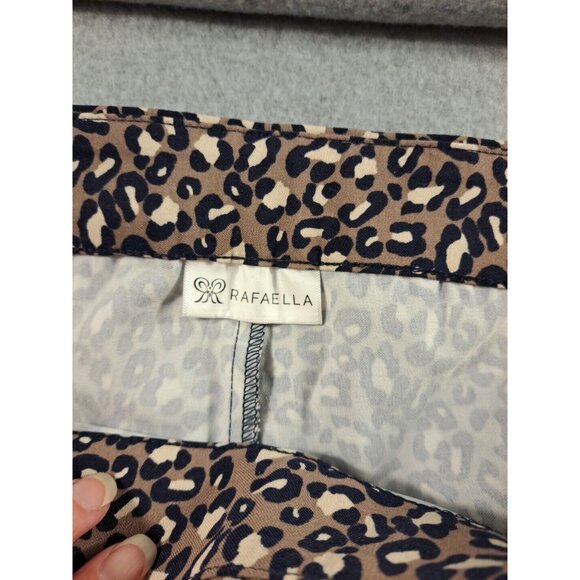 Rafaella Capri Pants Women 18 Comfort Animal Leopard Print Navy Stretch NWT - Picture 4 of 9